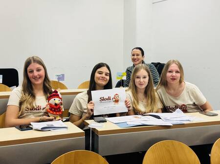 V ekupi Slodi so Neža Križaj, Zarja Šajn, Anja Pipan, Lea Valenčič